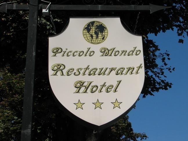 Hotel Piccolo Mondo Bucureşti Exterior foto