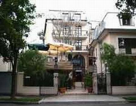 Hotel Piccolo Mondo Bucureşti Exterior foto